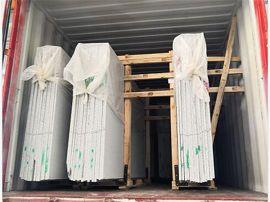 container loading of santa cecilia light granite slabs(001)