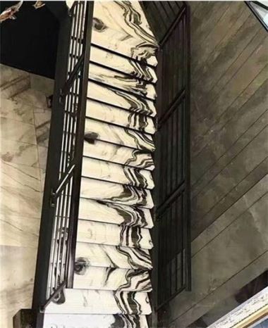 پله های کاشی مرمر