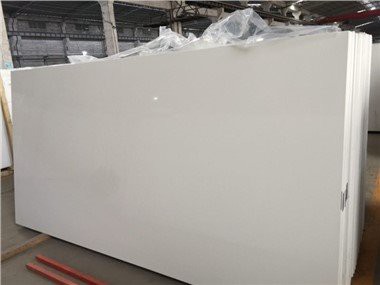 کوارتز سفید ابری