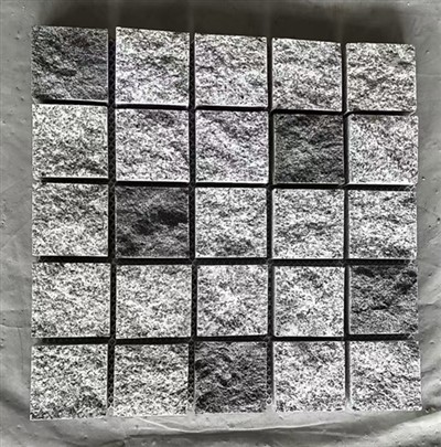مکعب های گرانیتی